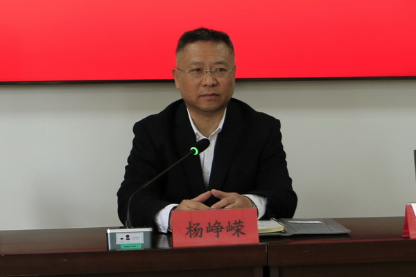 楊崢嶸代表中共棗莊市委黨校致開班歡迎辭